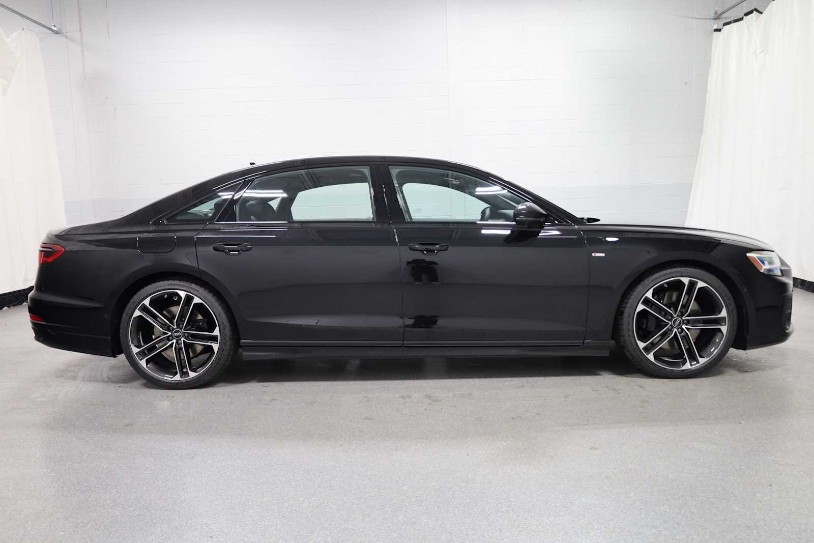 Thumbnail: 2025 Audi A8 - 10