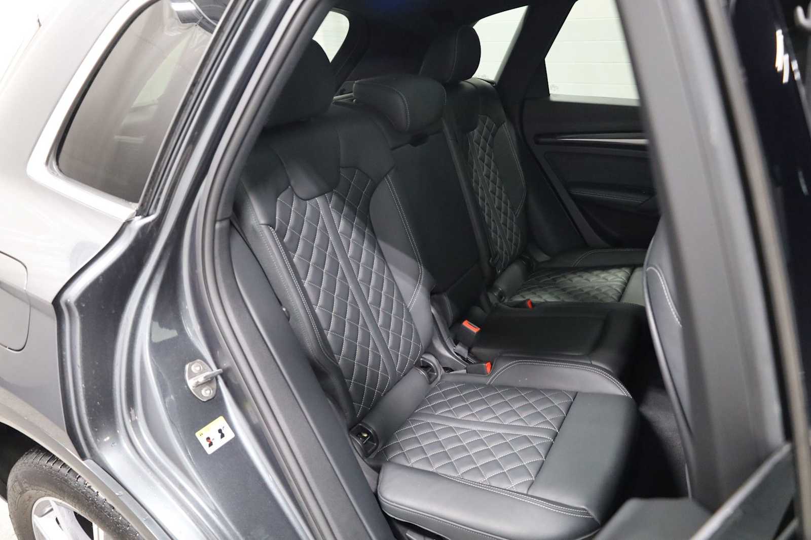 Thumbnail: 2023 Audi SQ5 - 35