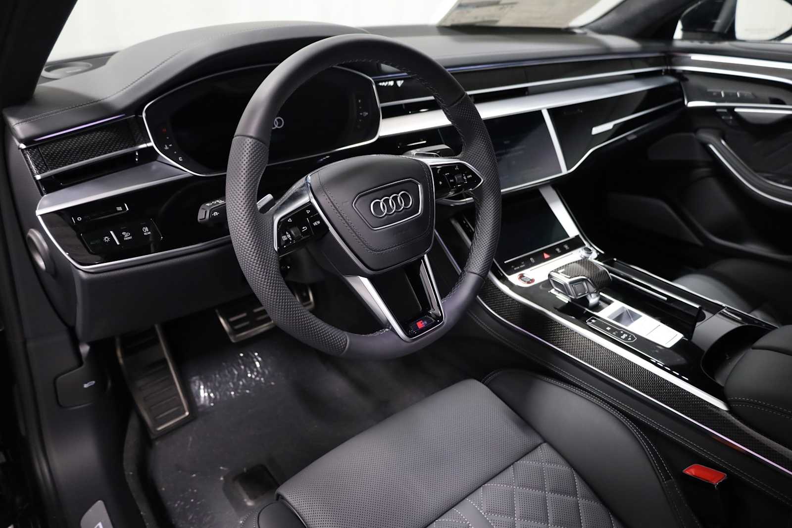 Thumbnail: 2025 Audi S8 - 4