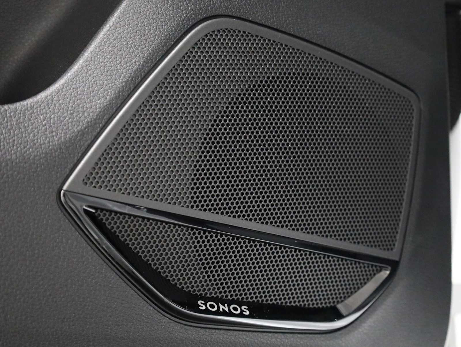 Thumbnail: 2025 Audi Q3 - 17