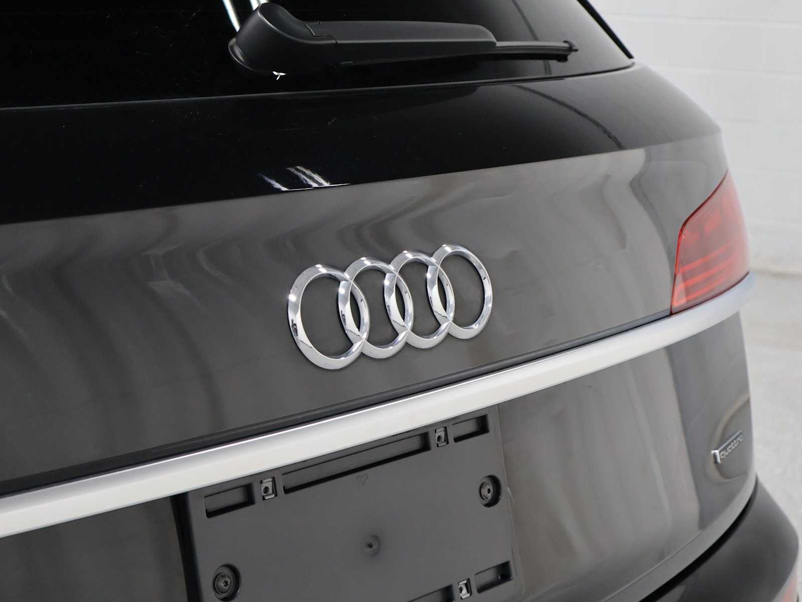 Thumbnail: 2023 Audi Q5 - 8
