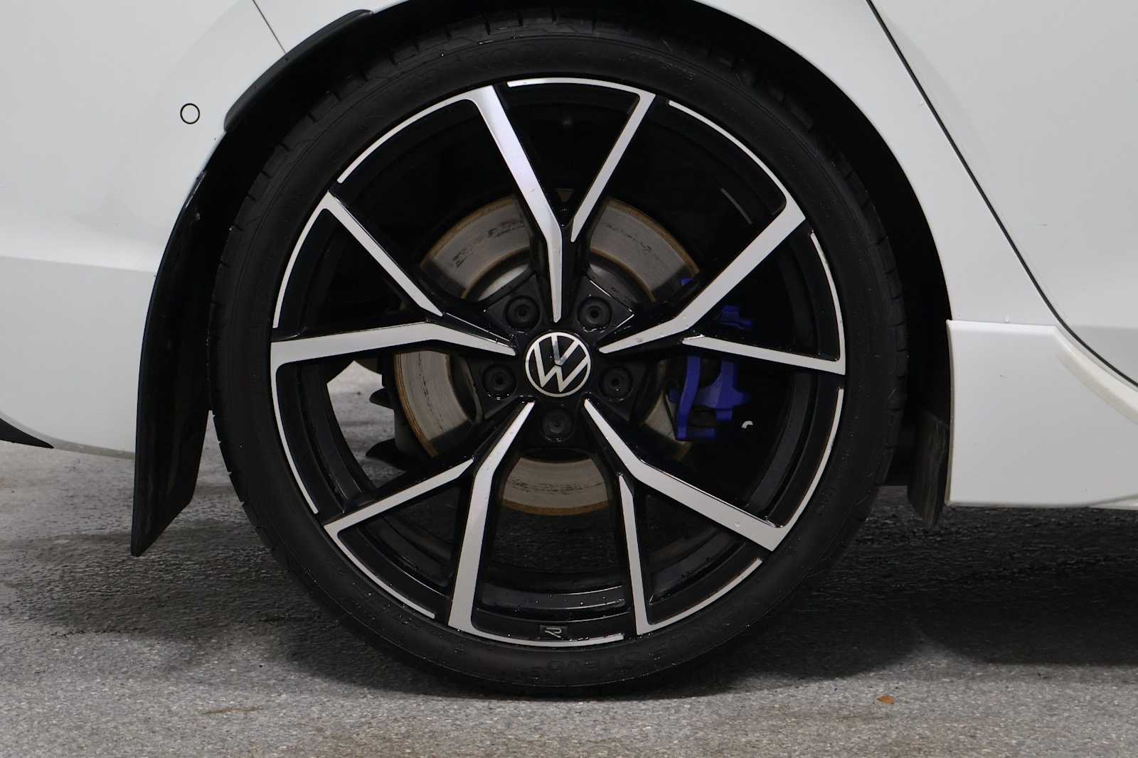 Thumbnail: 2023 Volkswagen Golf - 37