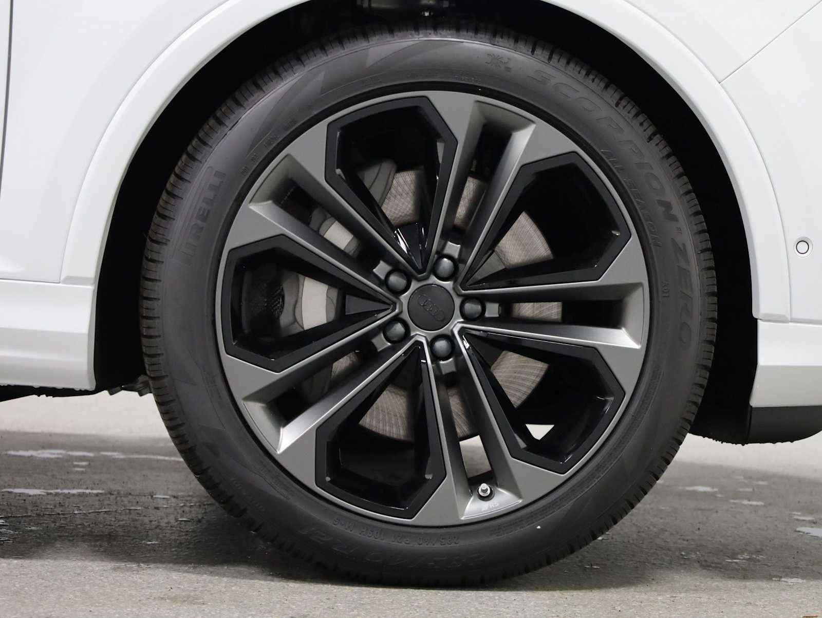 Thumbnail: 2026 Audi Q7 - 12