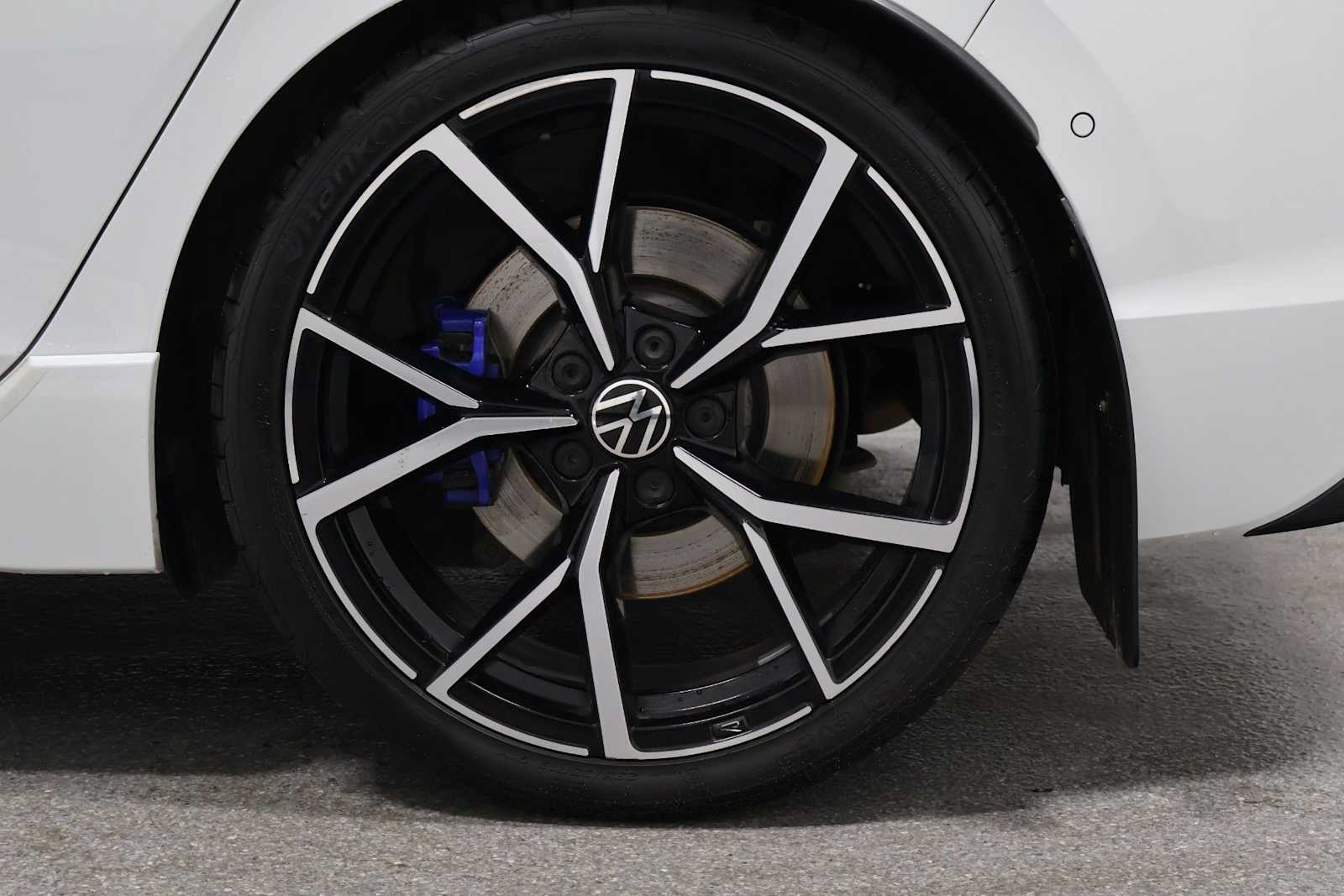 Thumbnail: 2023 Volkswagen Golf - 36