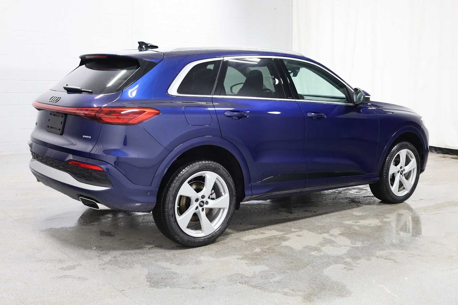 Thumbnail: 2025 Audi Q5 - 9