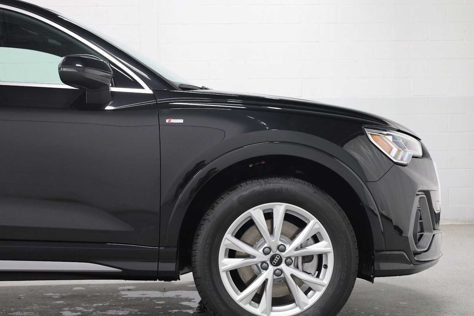 Thumbnail: 2025 Audi Q3 - 11