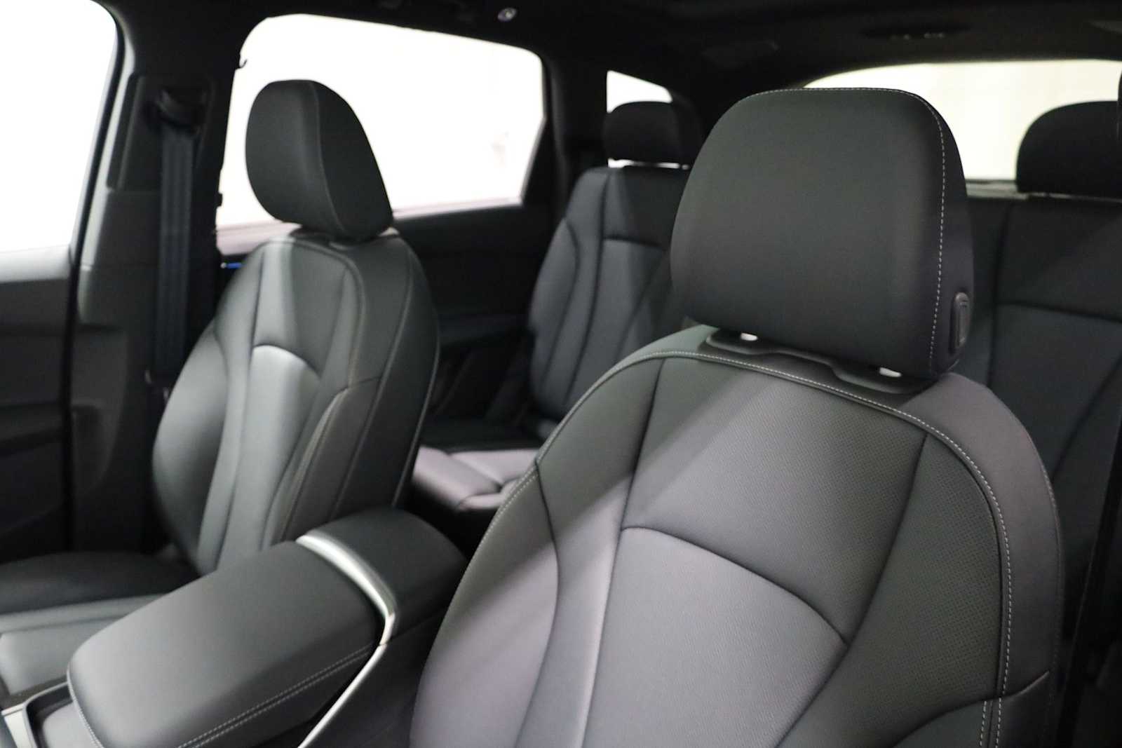 Thumbnail: 2026 Audi Q7 - 18