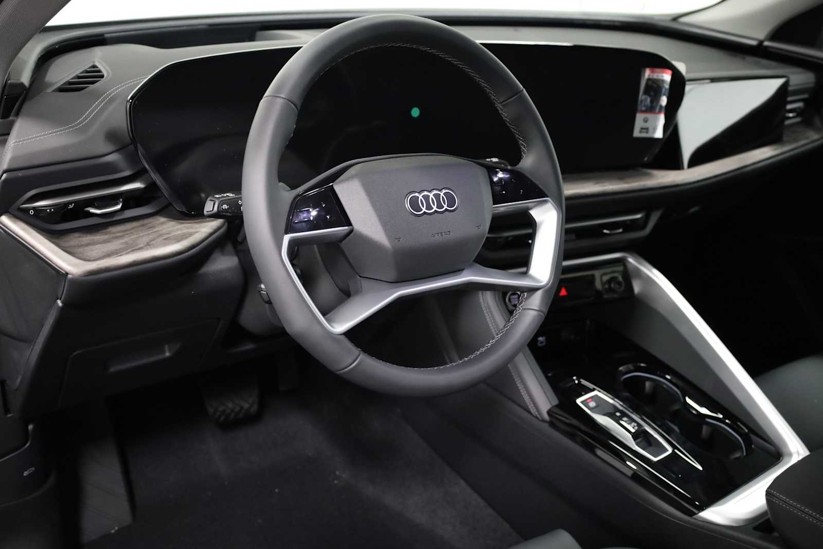 Thumbnail: 2025 Audi Q5 - 4