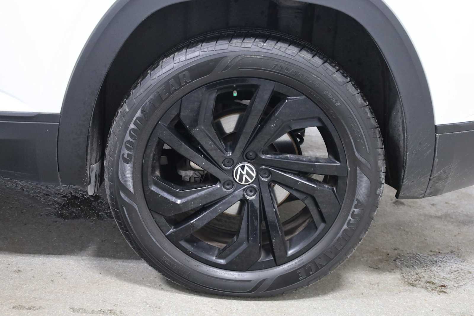 Thumbnail: 2023 Volkswagen Atlas - 34