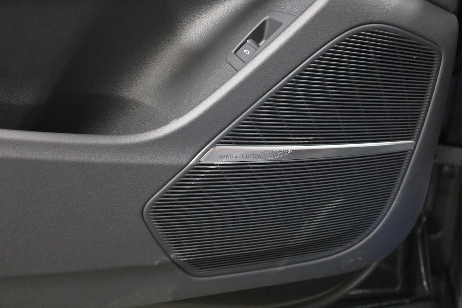 Thumbnail: 2026 Audi Q8 - 17