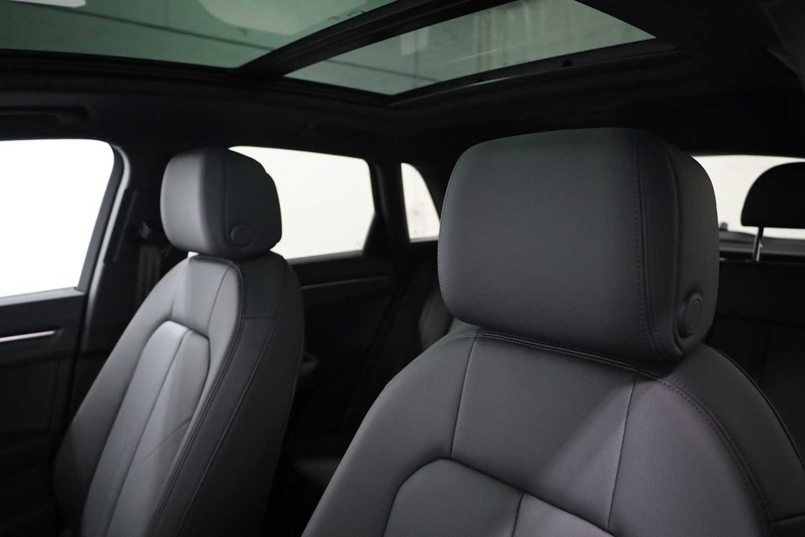 Thumbnail: 2025 Audi Q3 - 17