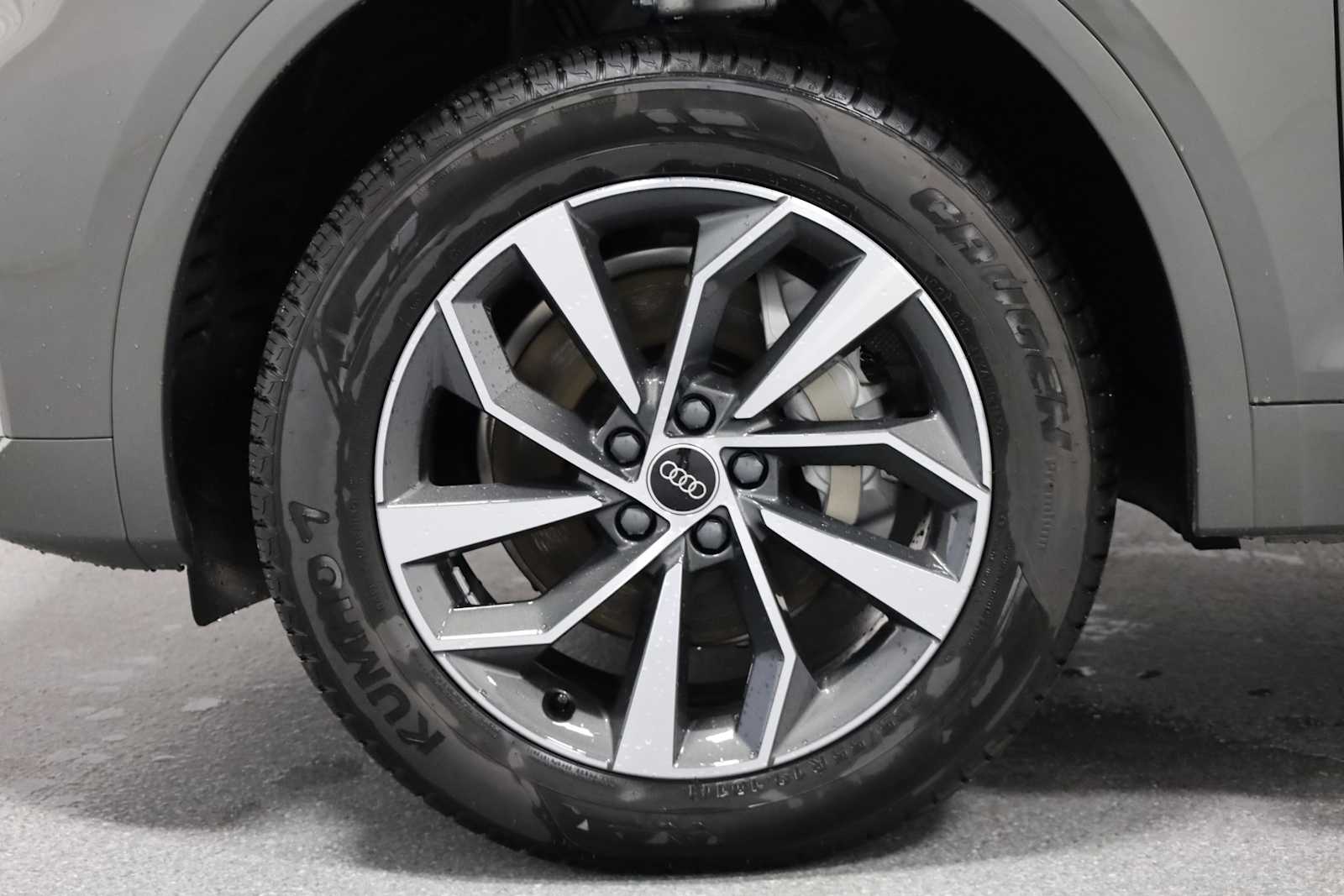 2024 Audi Q5 e Premium 30