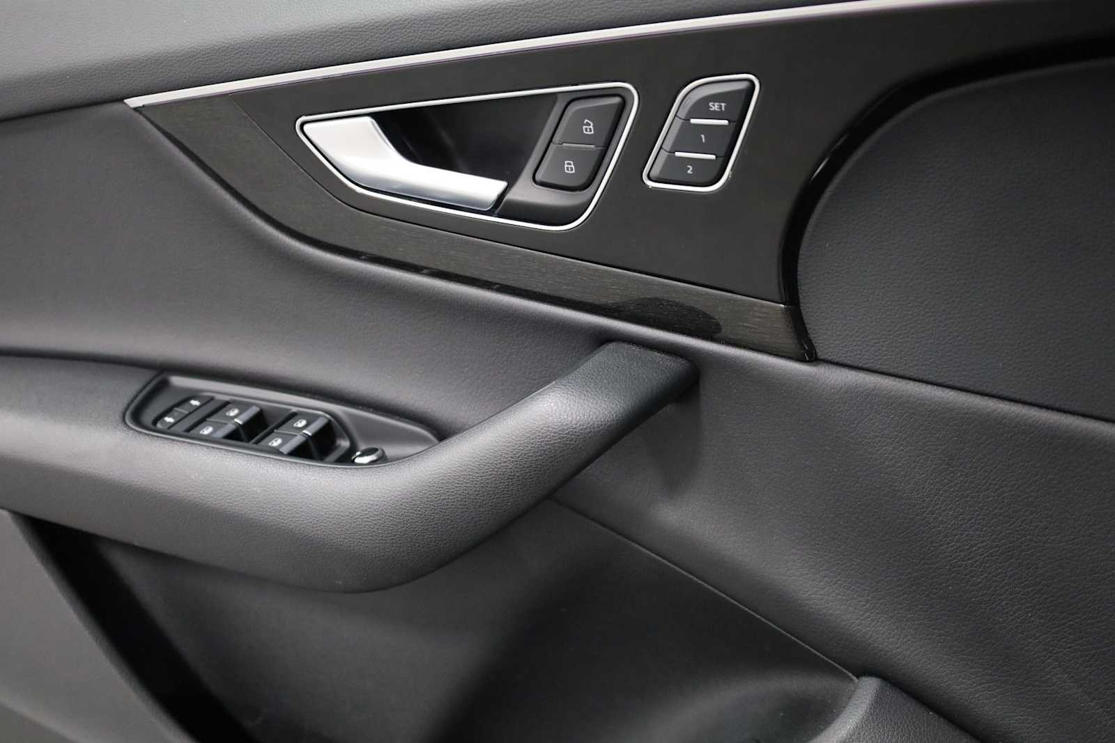 Thumbnail: 2018 Audi Q7 - 16