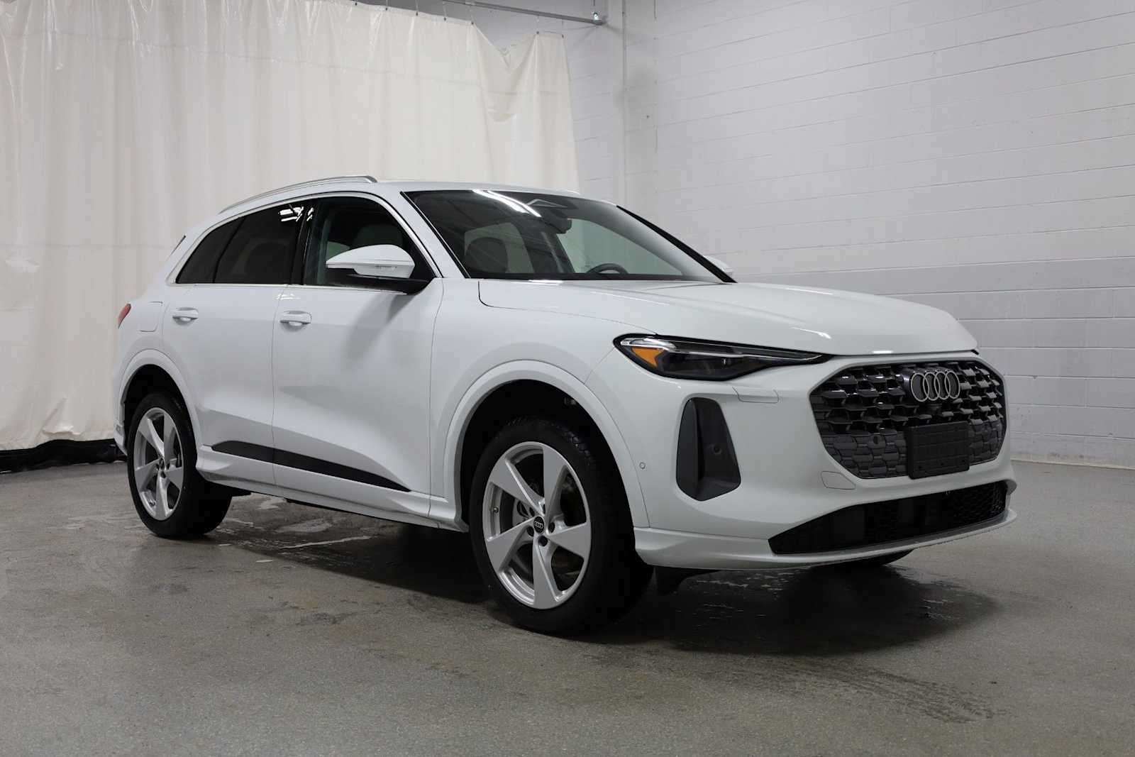 Thumbnail: 2026 Audi Q5 - 13