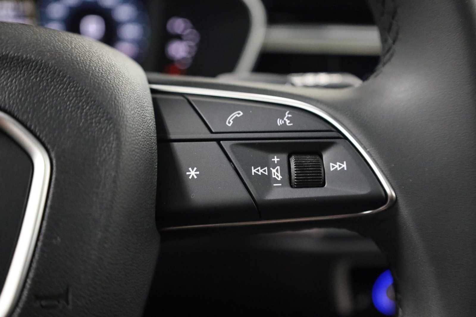 Thumbnail: 2025 Audi Q3 - 25