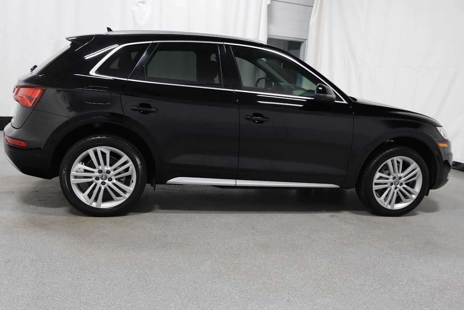 Thumbnail: 2020 Audi Q5 - 10