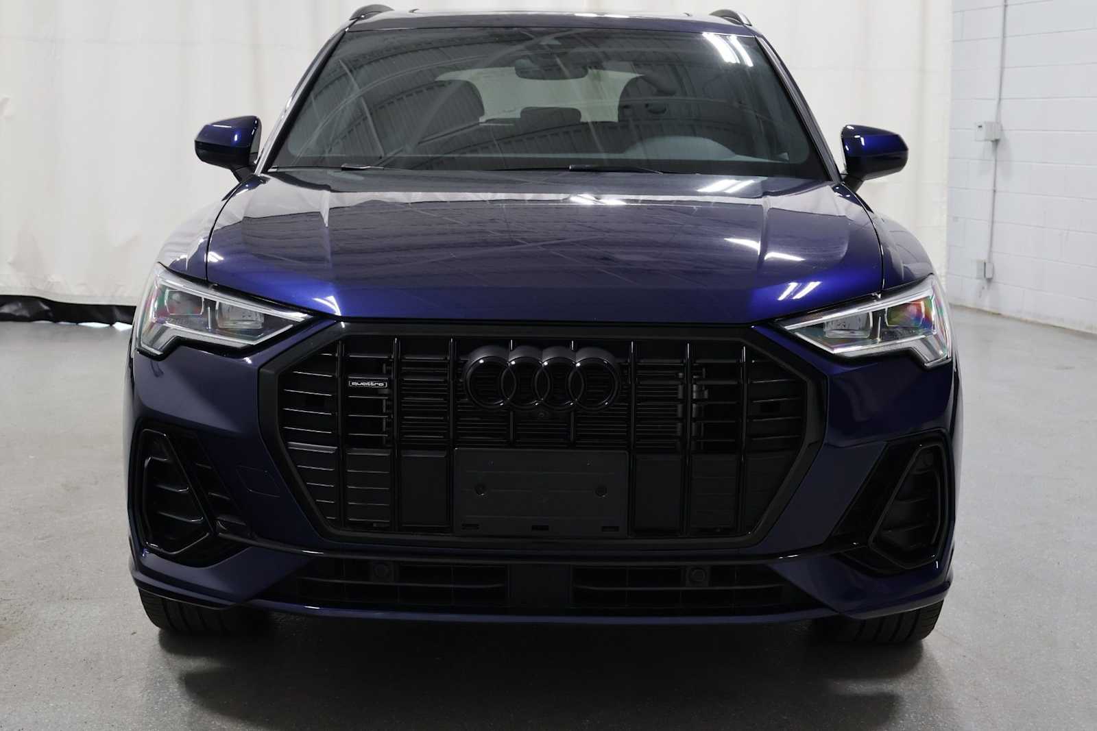 Thumbnail: 2023 Audi Q3 - 14