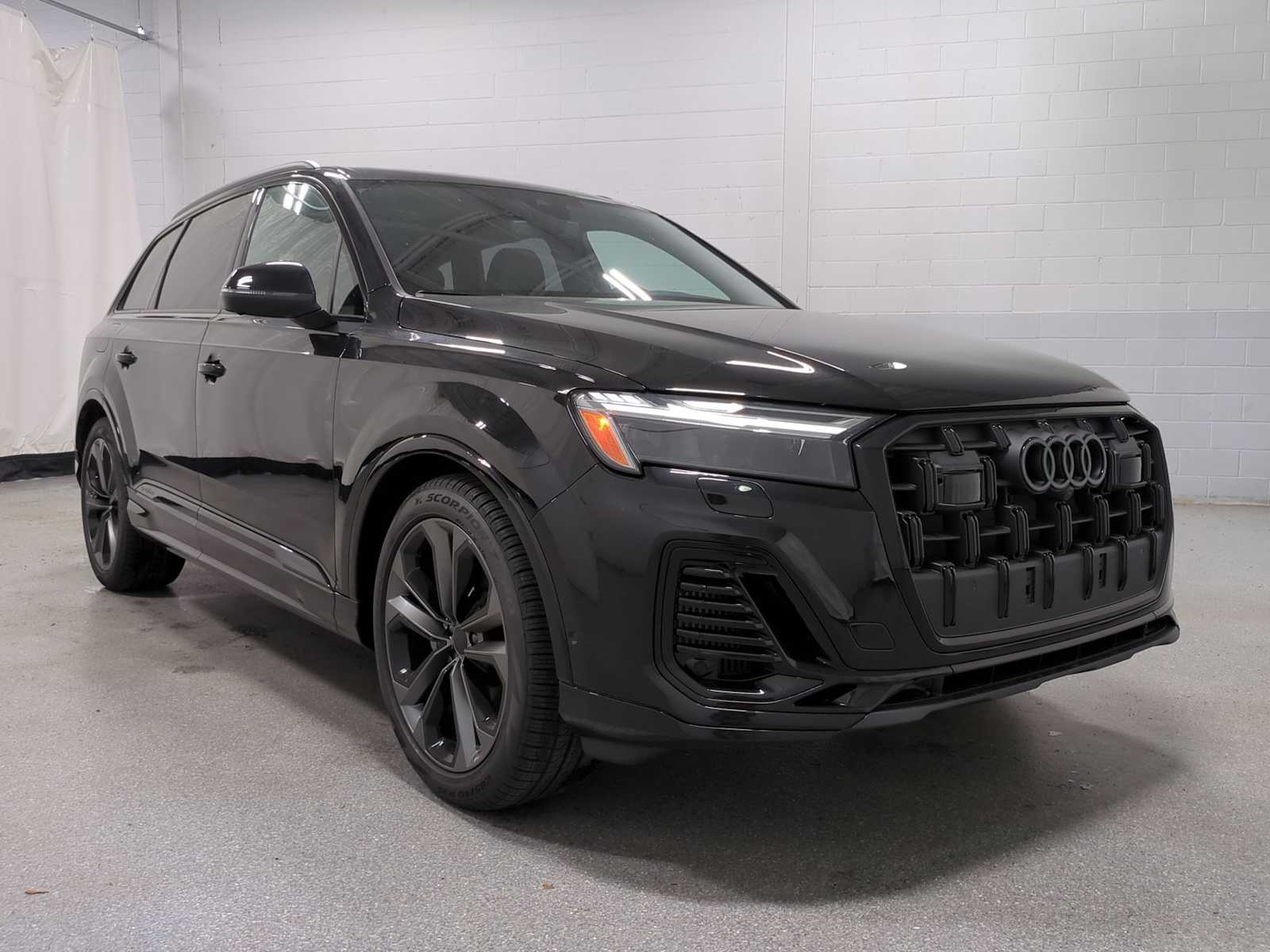 Thumbnail: 2026 Audi Q7 - 13