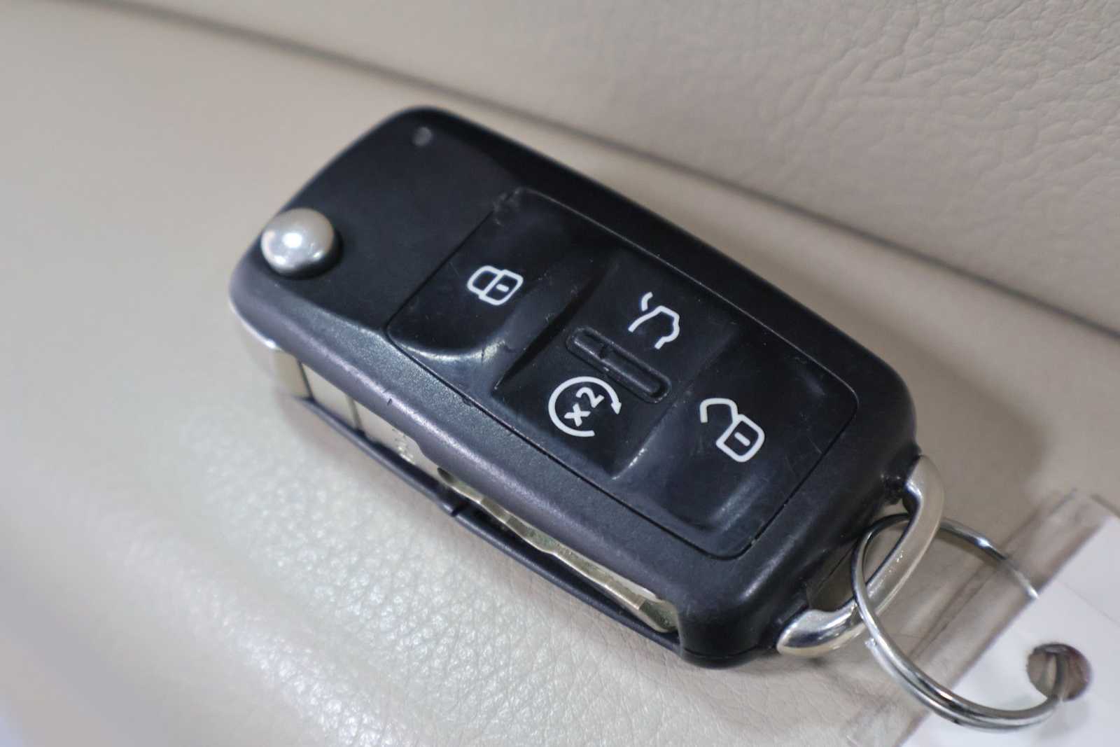 Thumbnail: 2015 Volkswagen Passat - 39