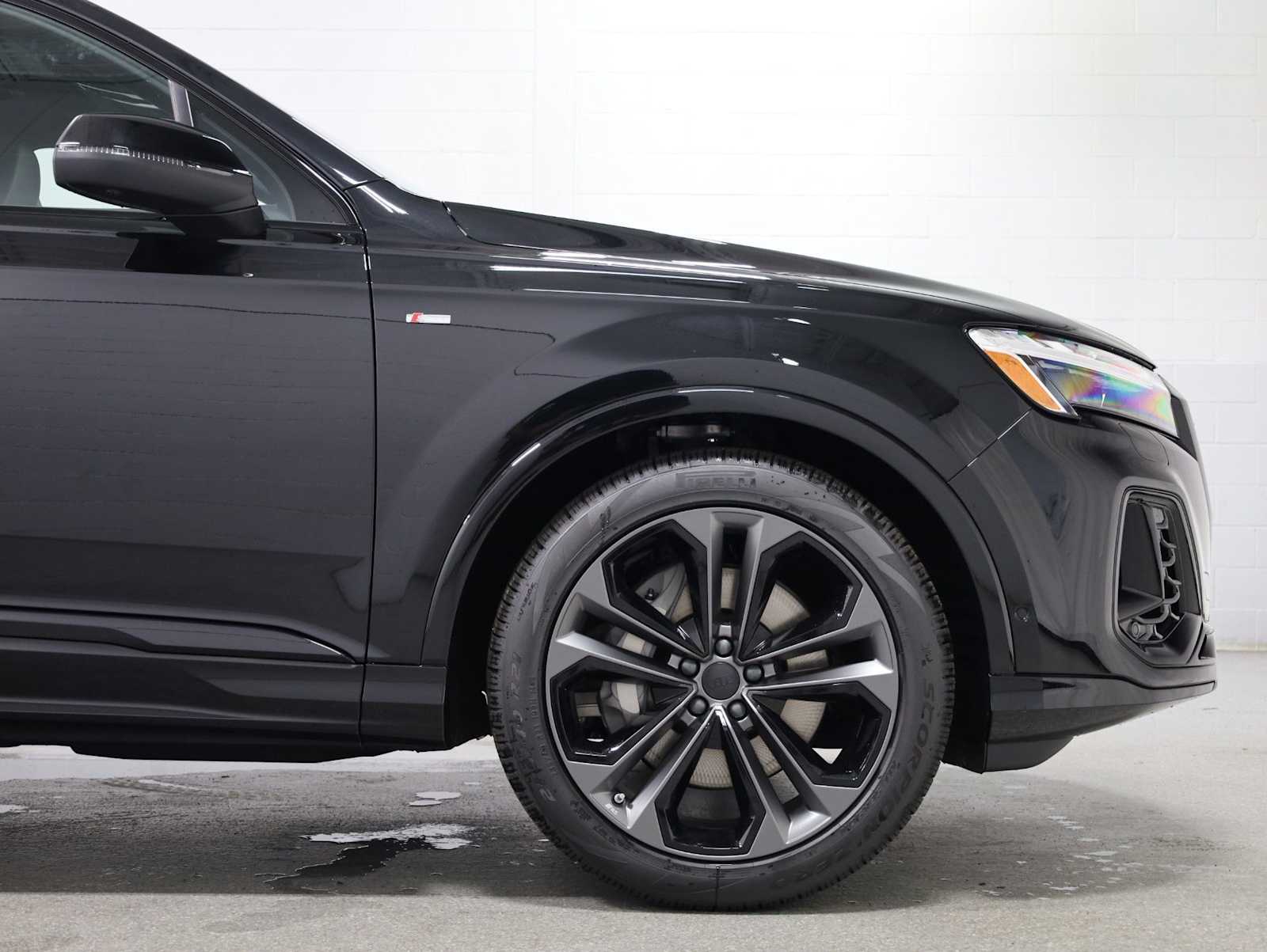 Thumbnail: 2026 Audi Q7 - 10