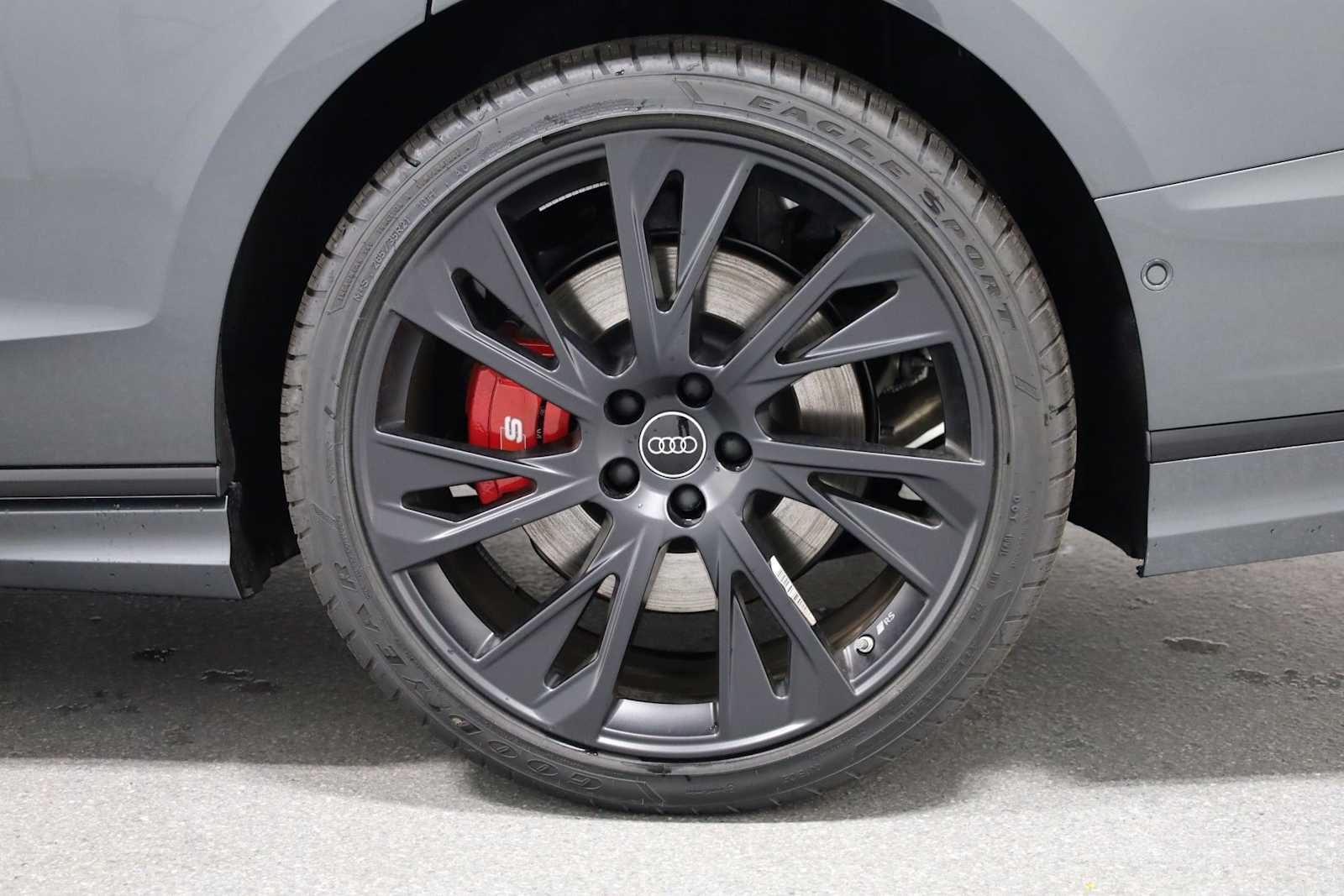 Thumbnail: 2025 Audi S8 - 37