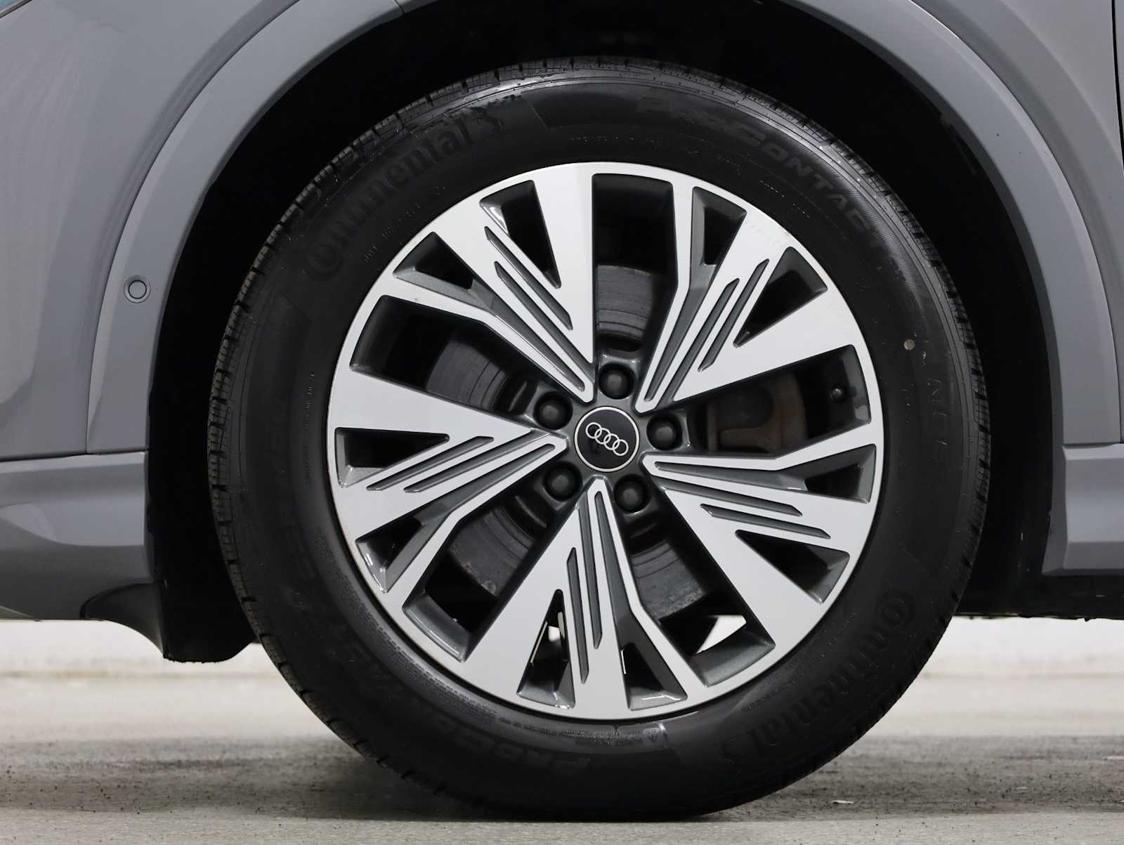 Thumbnail: 2023 Audi Q4 e-tron - 38