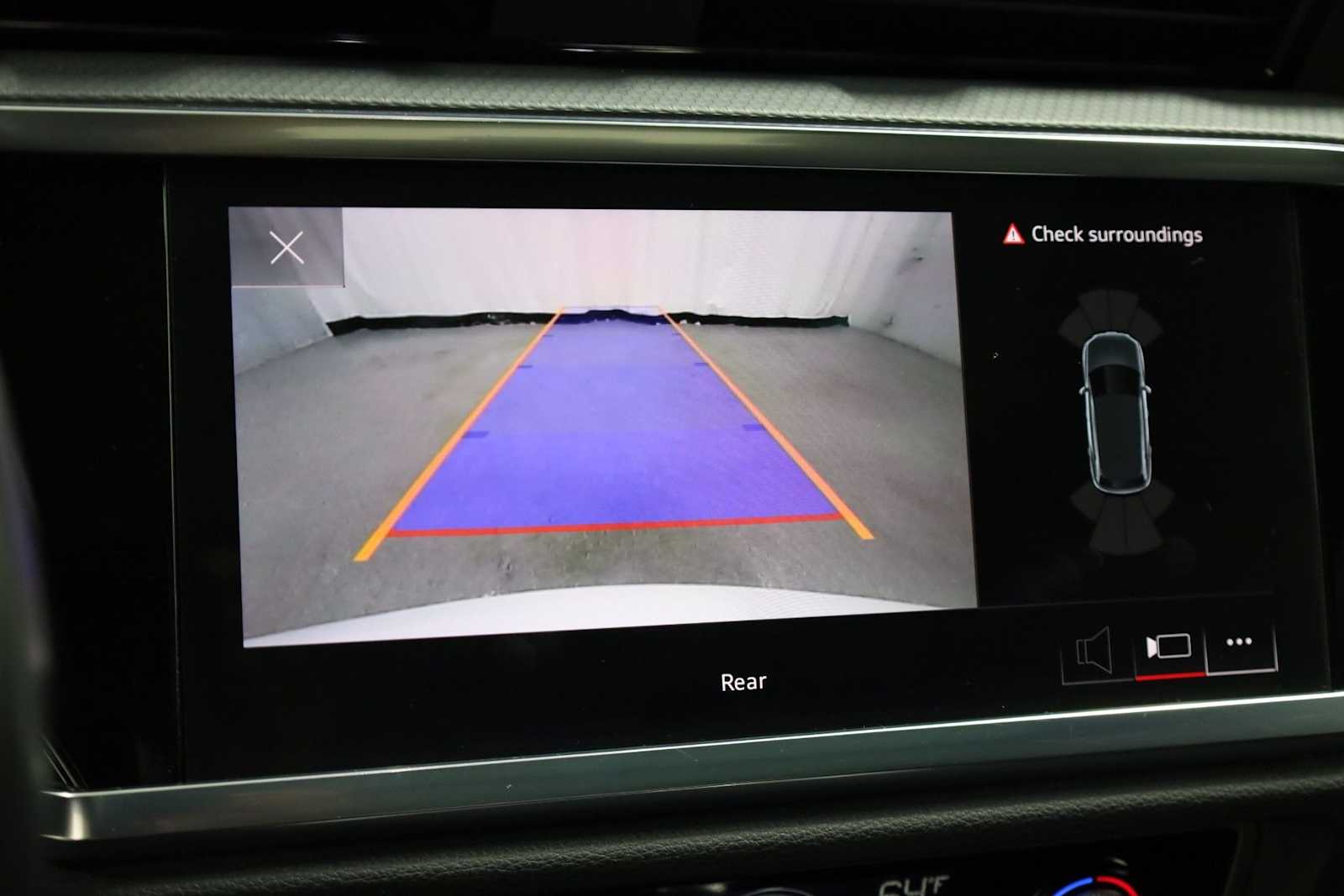 Thumbnail: 2023 Audi Q3 - 30