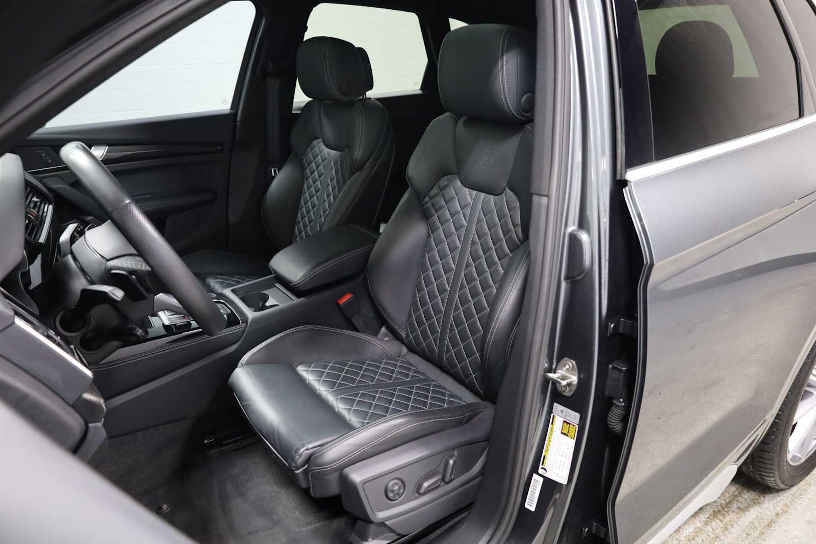 Thumbnail: 2023 Audi SQ5 - 5