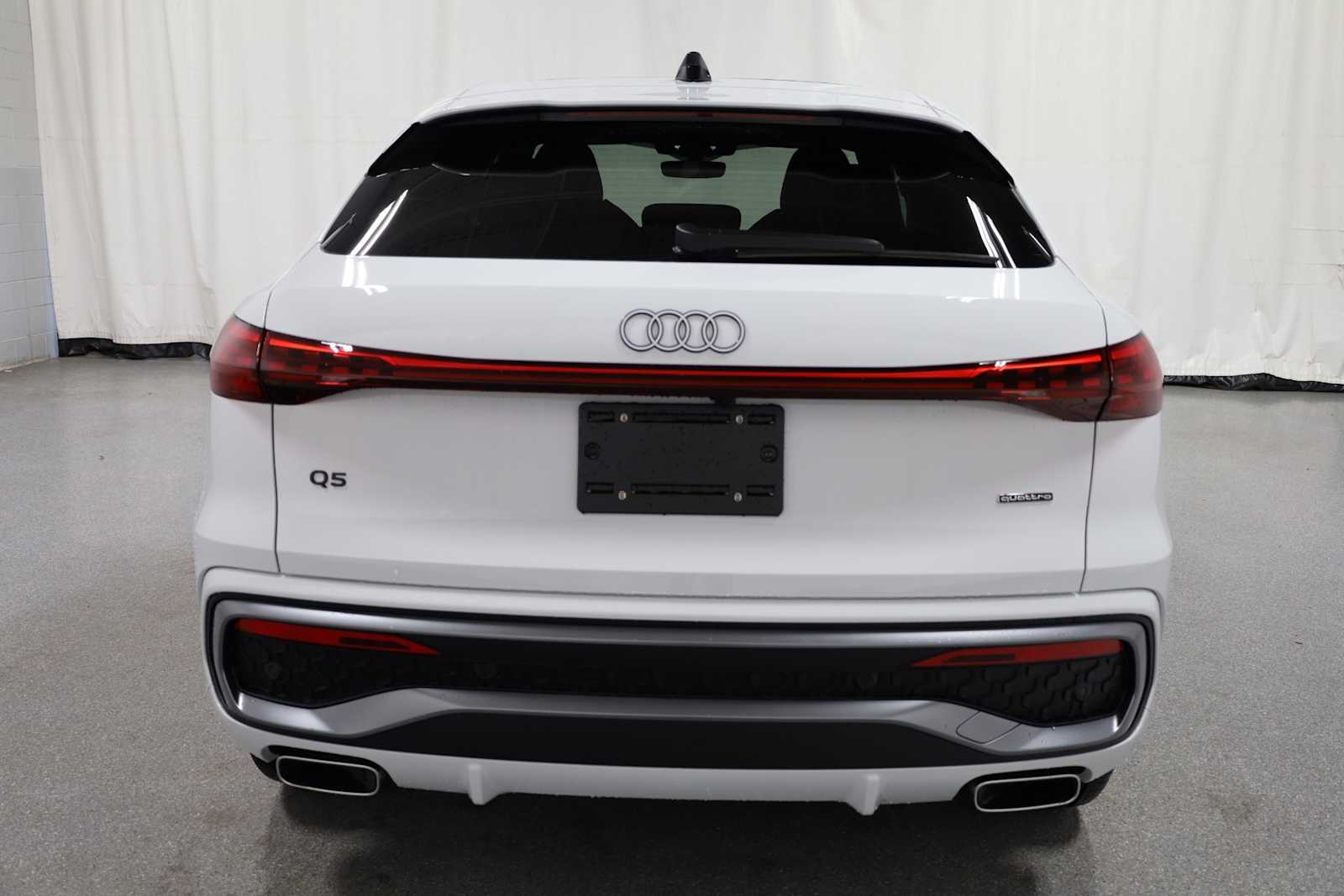 Thumbnail: 2025 Audi Q5 - 7