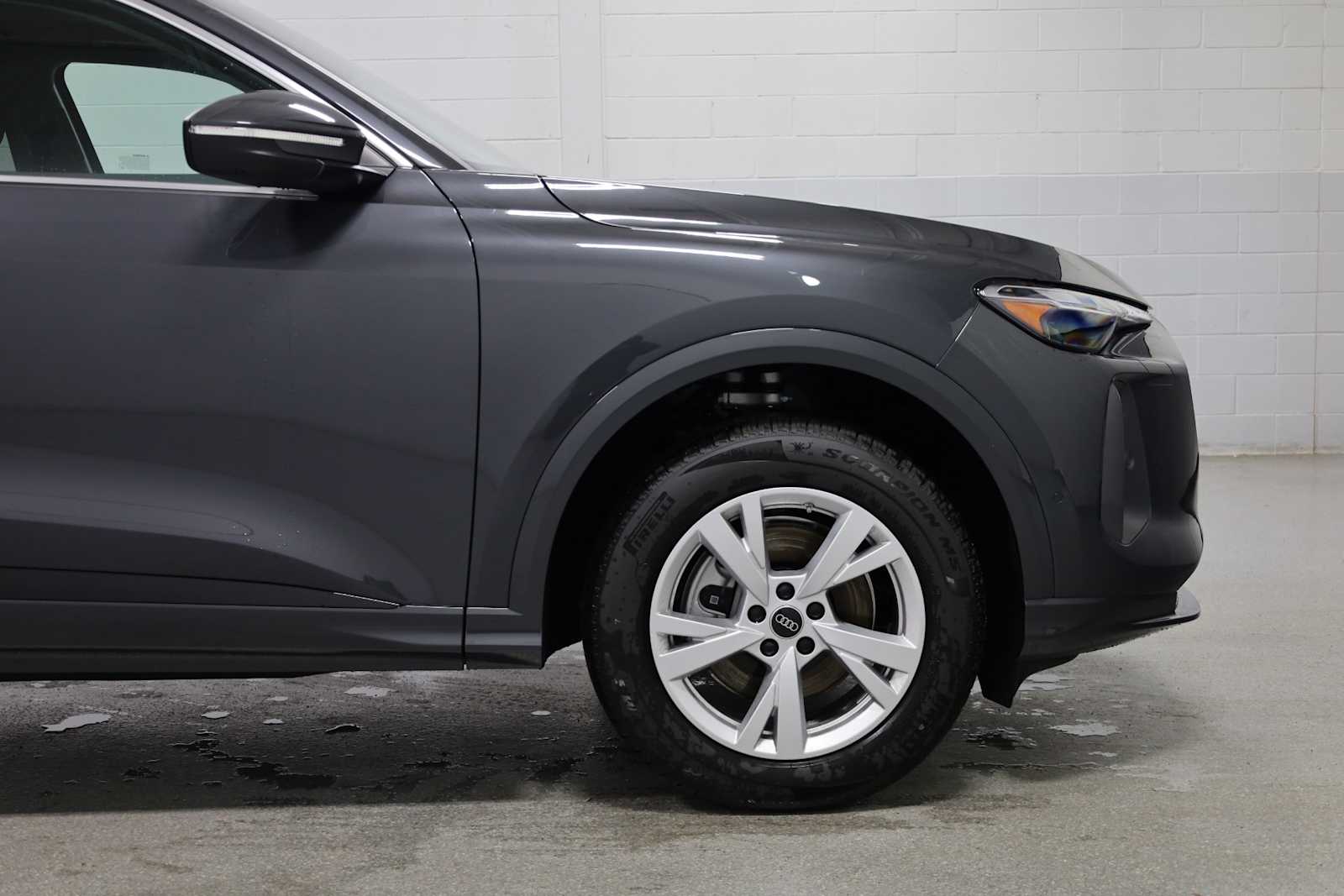 Thumbnail: 2025 Audi Q5 - 11