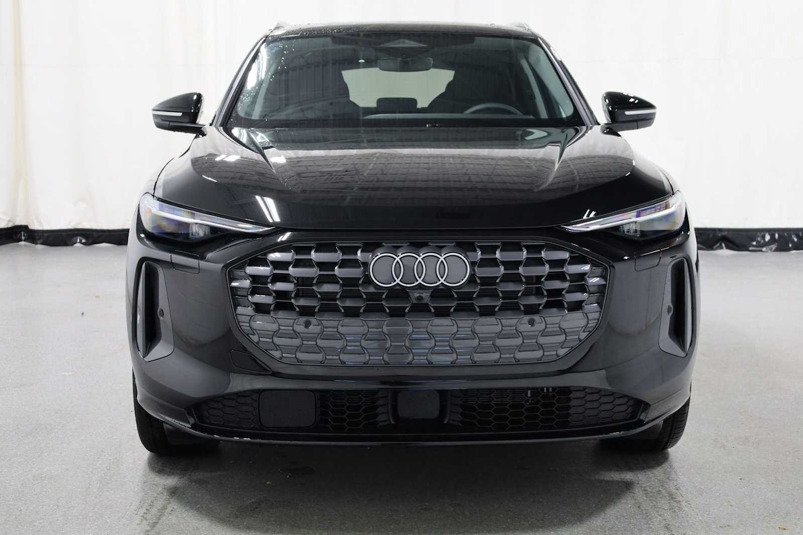 Thumbnail: 2025 Audi Q5 - 14