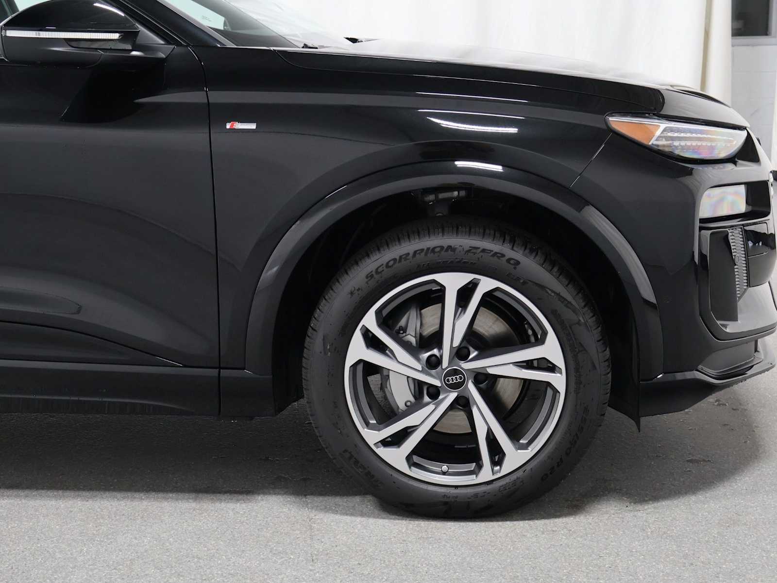 Thumbnail: 2027 Audi Q6 e-tron - 11