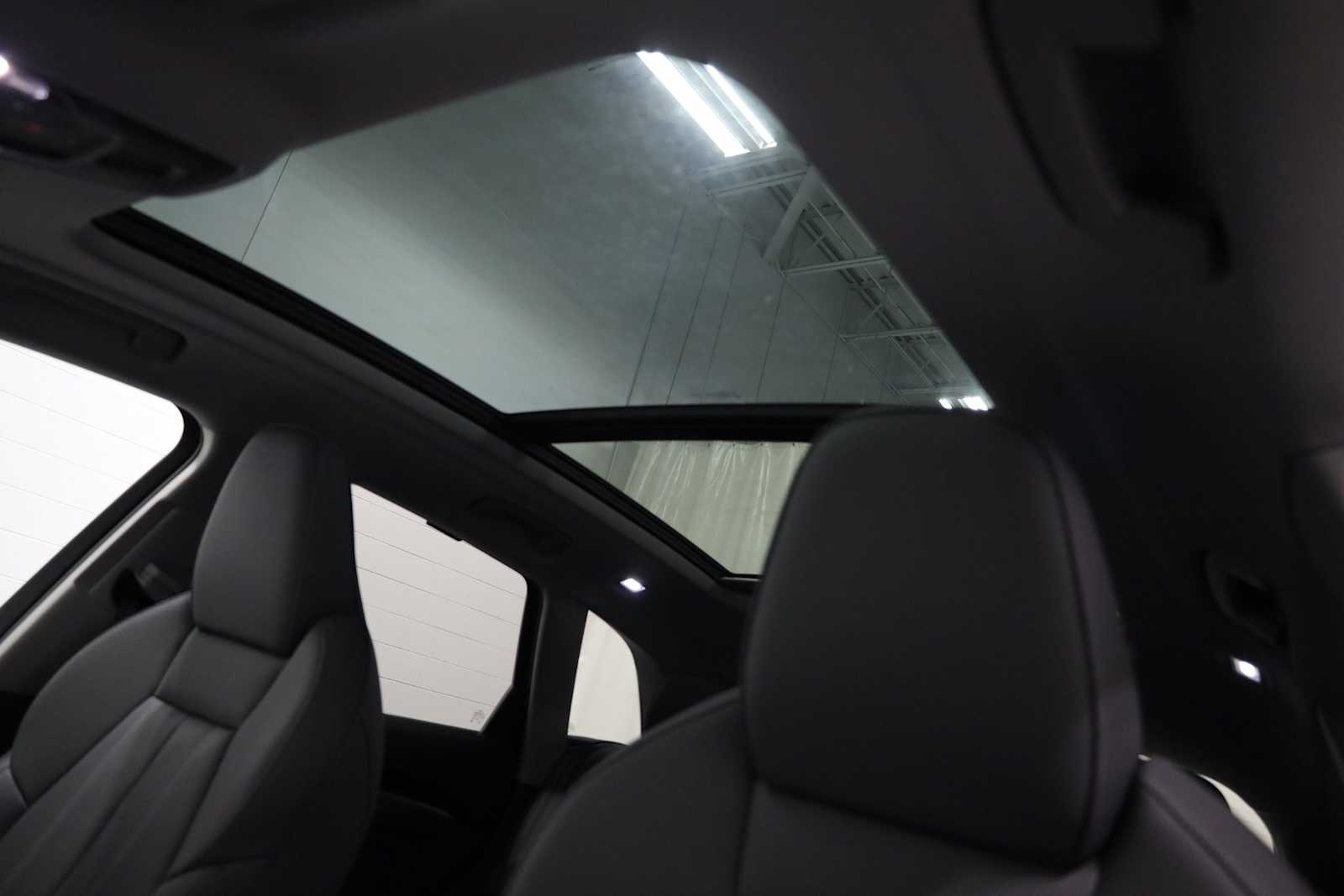 Thumbnail: 2025 Audi Q5 - 18