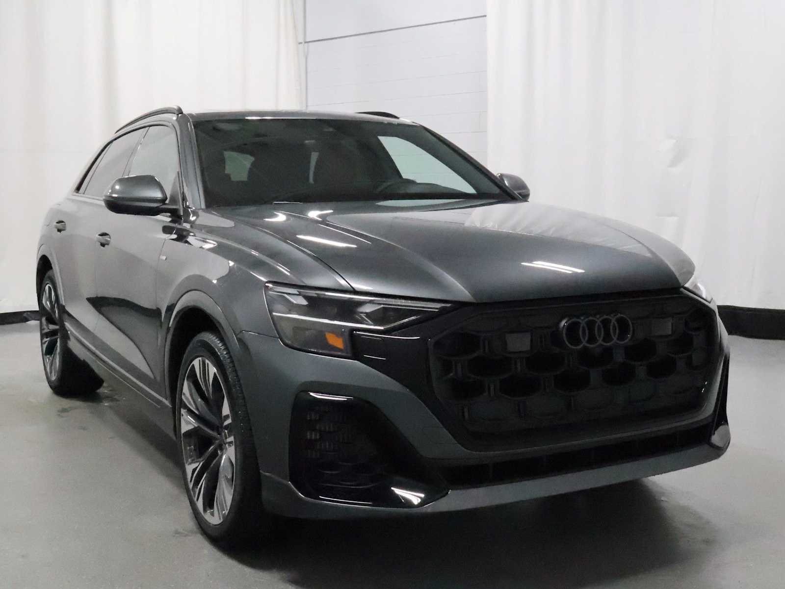 Thumbnail: 2026 Audi Q8 - 13