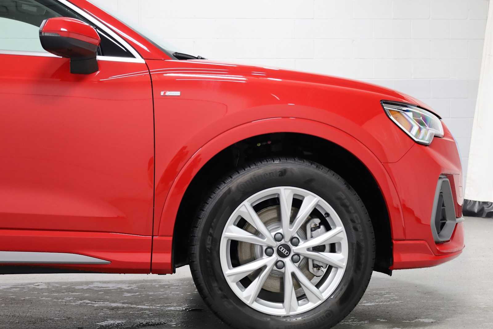 Thumbnail: 2025 Audi Q3 - 11