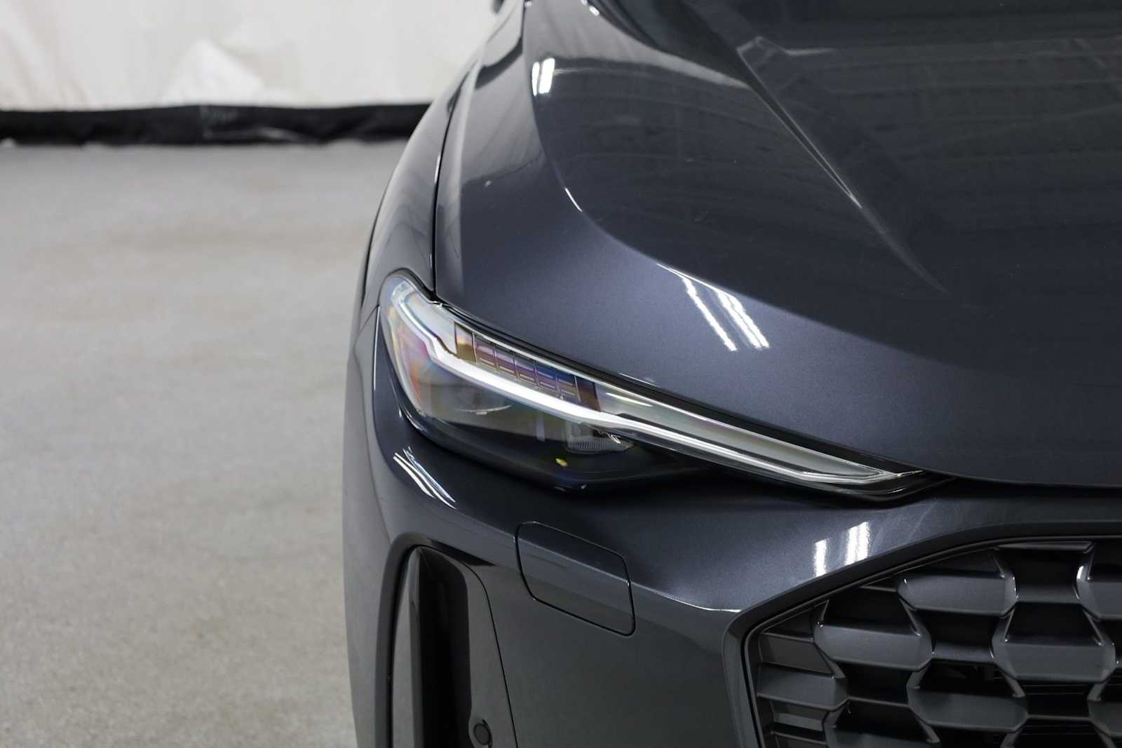 Thumbnail: 2025 Audi Q5 - 15