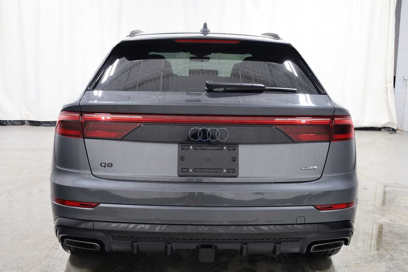 Thumbnail: 2026 Audi Q8 - 7