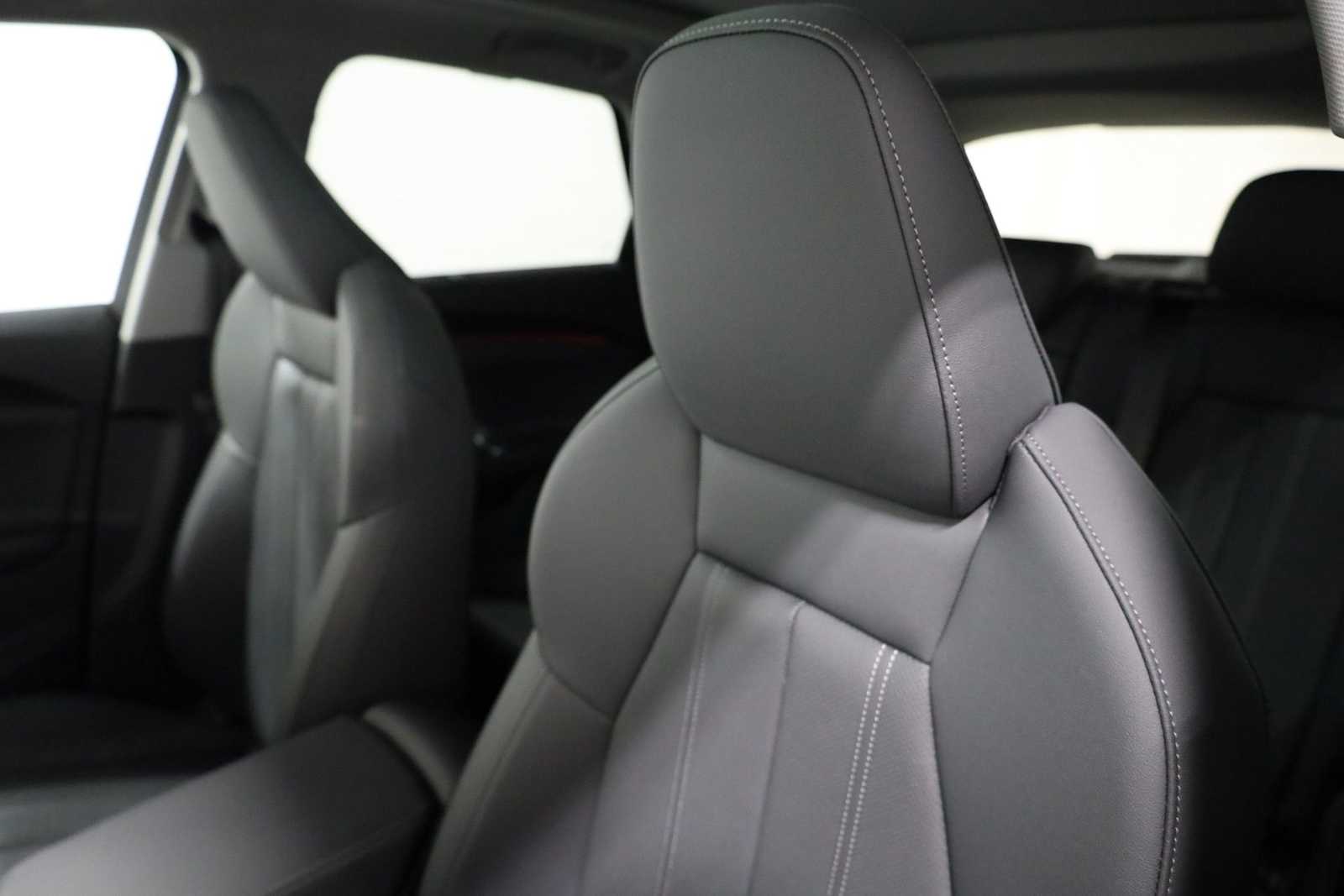 Thumbnail: 2025 Audi Q5 - 18