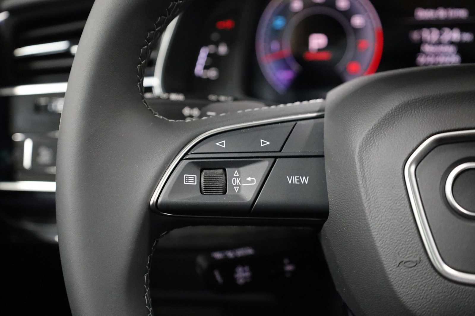 Thumbnail: 2026 Audi Q8 - 25