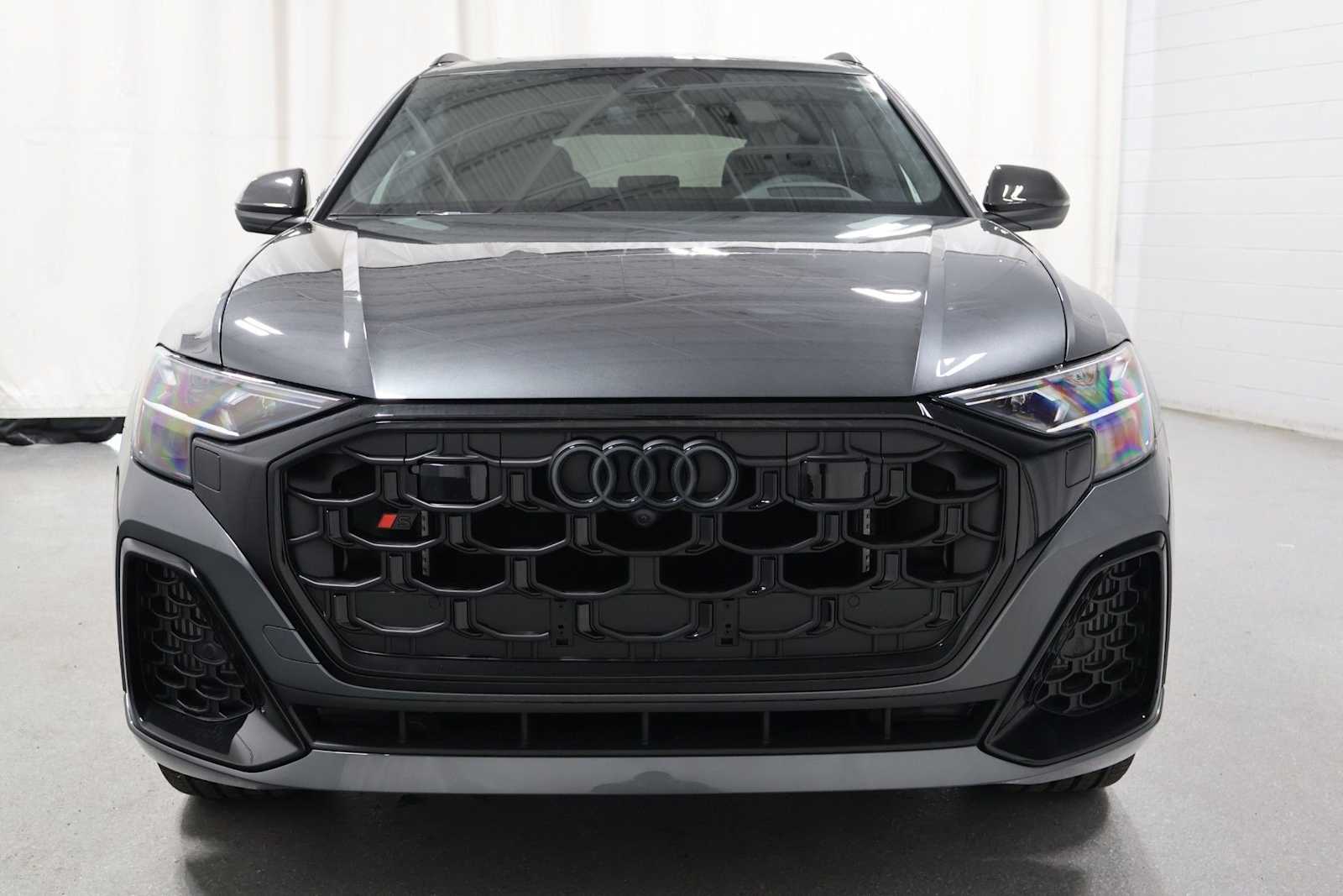 Thumbnail: 2026 Audi SQ8 - 14
