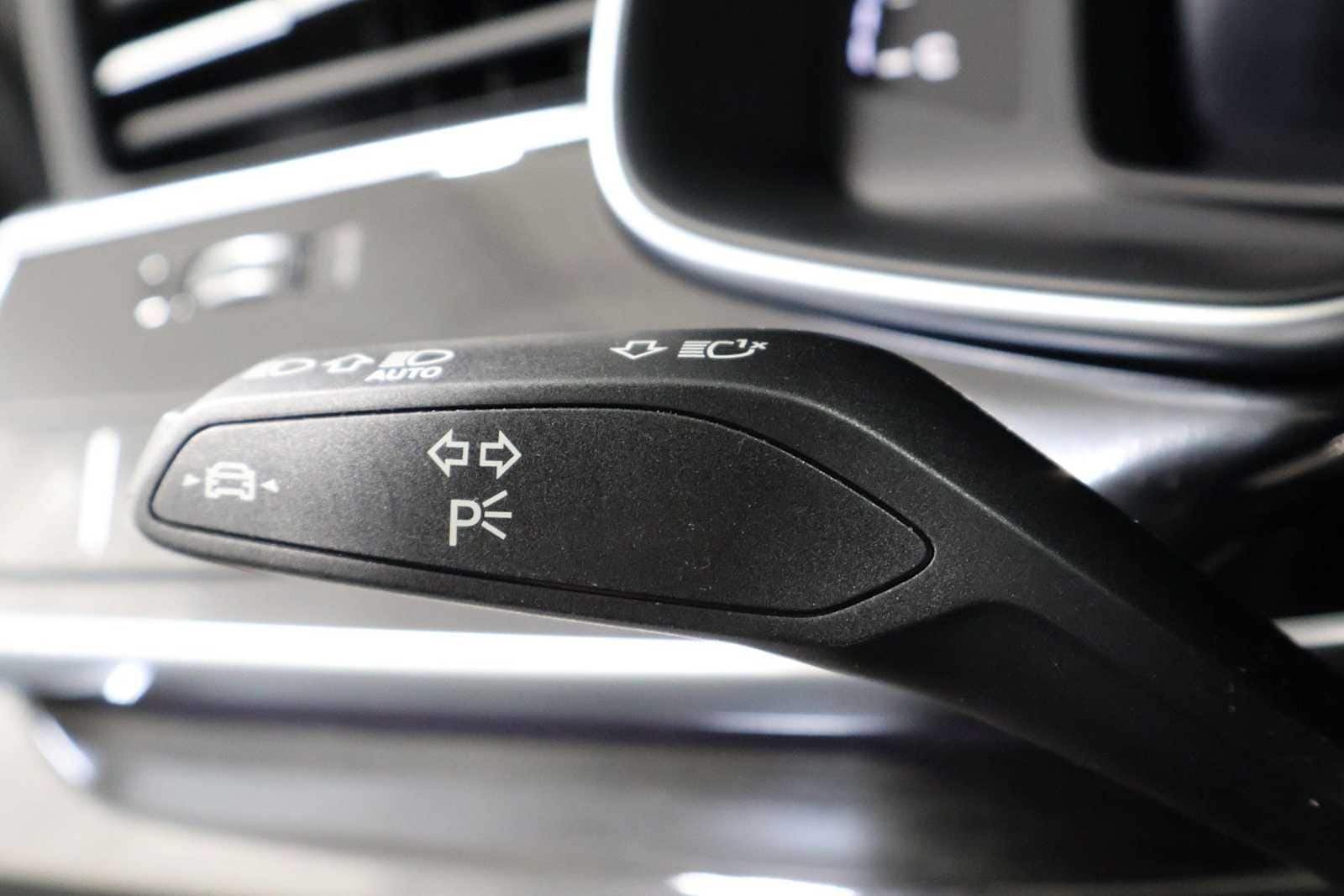 Thumbnail: 2025 Audi Q8 - 29