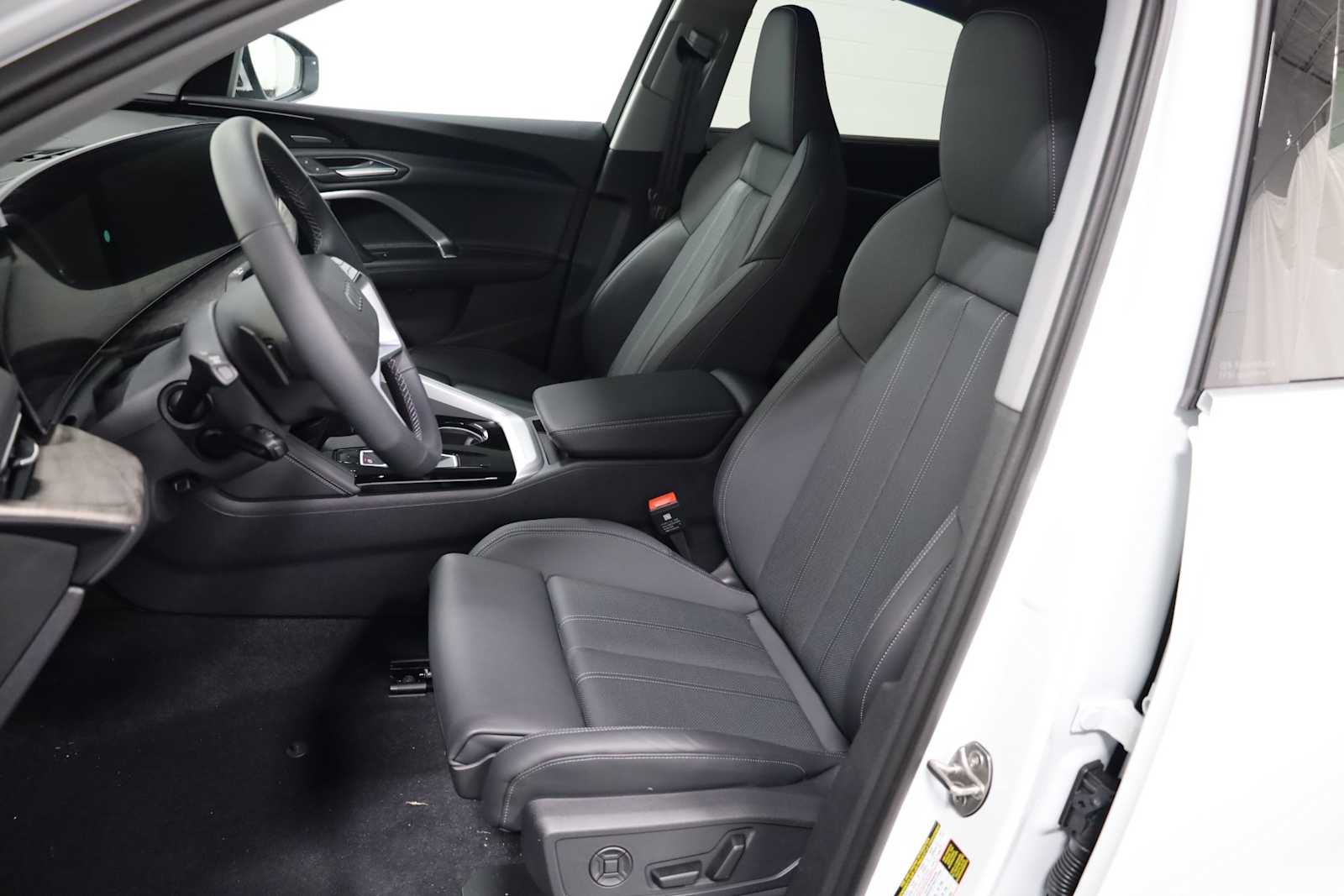 Thumbnail: 2025 Audi Q5 - 5