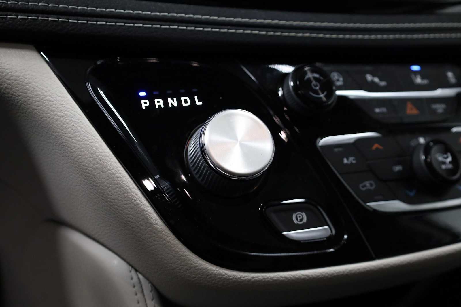 Thumbnail: 2021 Chrysler Pacifica - 25