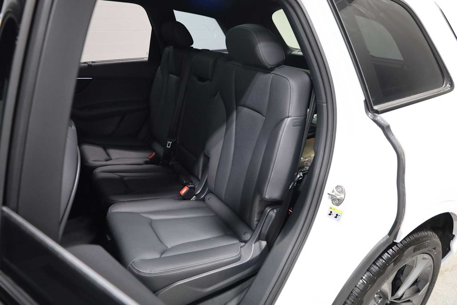 Thumbnail: 2026 Audi Q7 - 34