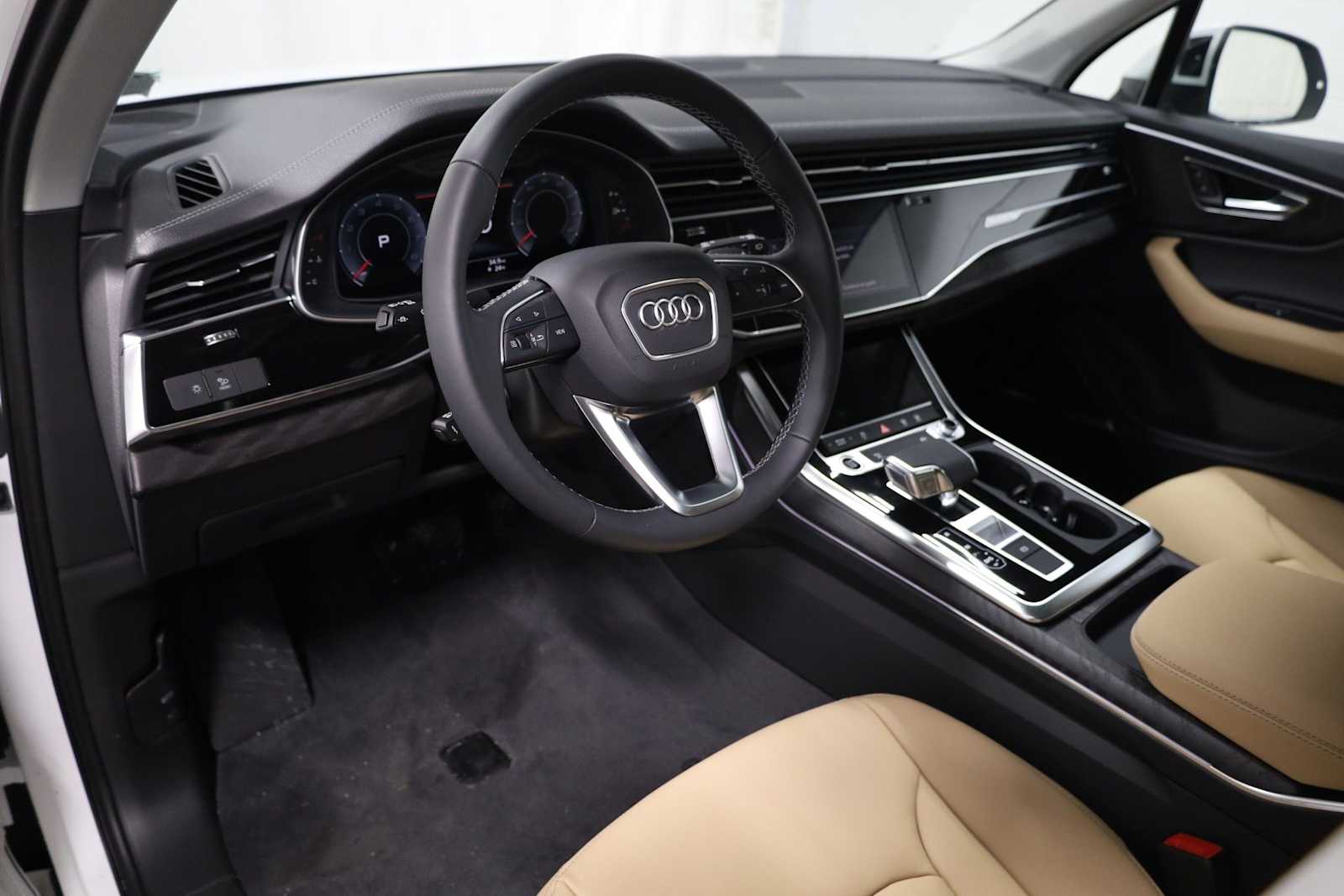 Thumbnail: 2026 Audi Q7 - 4