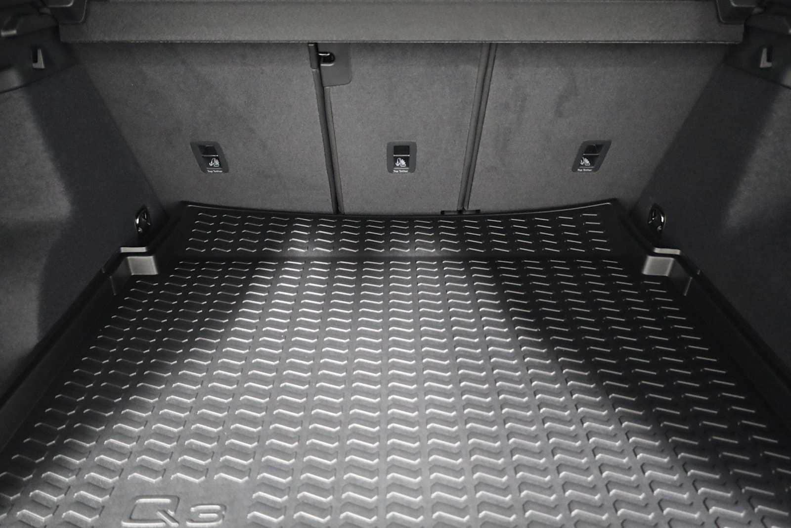 Thumbnail: 2025 Audi Q3 - 37