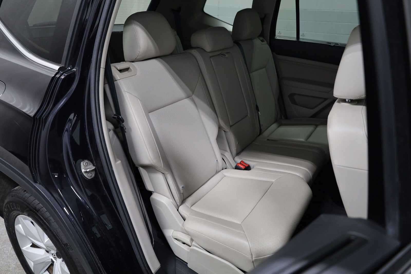 Thumbnail: 2019 Volkswagen Atlas - 32