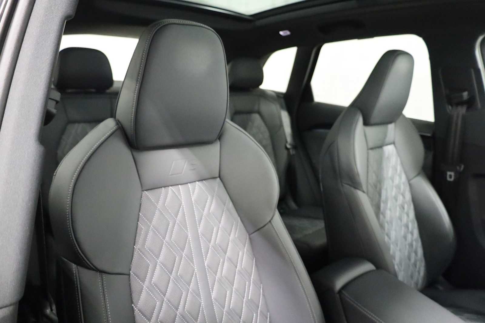 Thumbnail: 2025 Audi SQ5 - 21