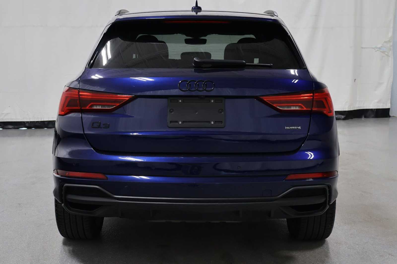Thumbnail: 2023 Audi Q3 - 7