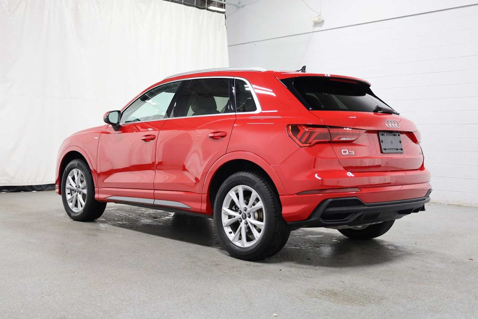 Thumbnail: 2025 Audi Q3 - 3